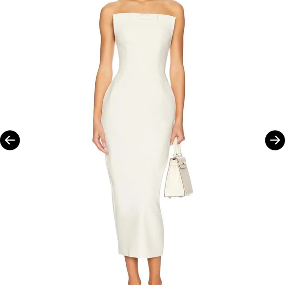 Helsa Dresses & Skirts - Helsa ‘The Curve’ Dress